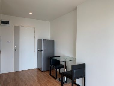 คอนโดให้เช่าลุมพินี วิลล์ พัฒนาการ - ศรีนครินทร์ ขนาด 1 ห้องนอน 34 ตรม.  เฟอร์นิเจอร์ครบพร้อมเข้าอยู่