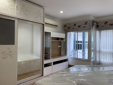 For sale at P.G Rama9 2.6 MB