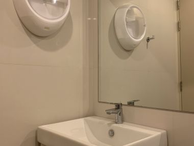 For sale at Life Asoke 1 Bedroom 1 Bathroom size 30 sqm. 5,000,000MB Fully furnished