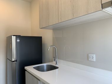 For sale at Life Asoke 1 Bedroom 1 Bathroom size 30 sqm. 5,000,000MB Fully furnished