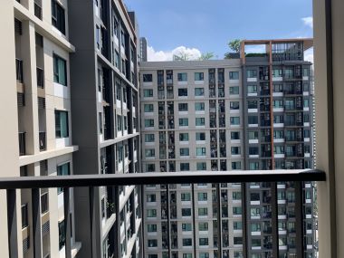 For sale at Life Asoke 1 Bedroom 1 Bathroom size 30 sqm. 5,000,000MB Fully furnished