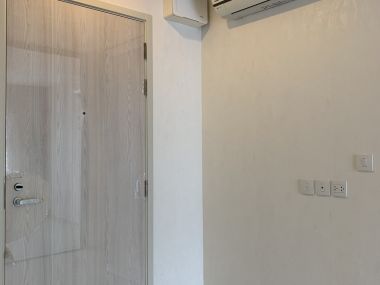 For sale at Life Asoke 1 Bedroom 1 Bathroom size 30 sqm. 5,000,000MB Fully furnished