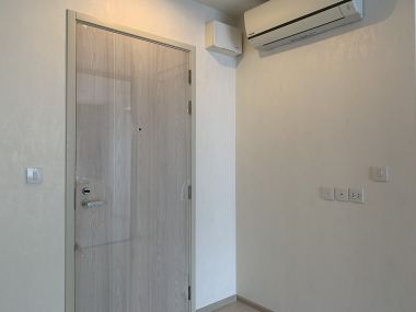 For sale at Life Asoke 1 Bedroom 1 Bathroom size 30 sqm. 5,000,000MB Fully furnished