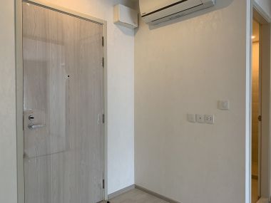 For sale at Life Asoke 1 Bedroom 1 Bathroom size 30 sqm. 5,000,000MB Fully furnished