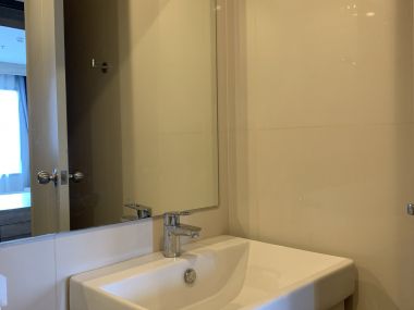 For sale at Life Asoke 1 Bedroom 1 Bathroom 5,650,000MB Fully furnished