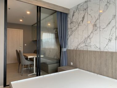 For sale at Life Asoke 1 Bedroom 1 Bathroom 5,650,000MB Fully furnished