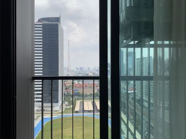 For sale at Life Asoke 1 Bedroom 1 Bathroom 5,650,000MB Fully furnished