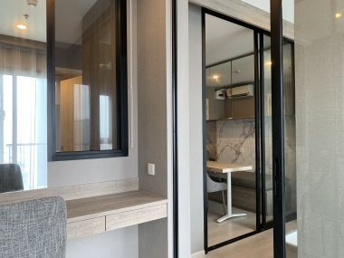 For sale at Life Asoke 1 Bedroom 1 Bathroom 5,650,000MB Fully furnished