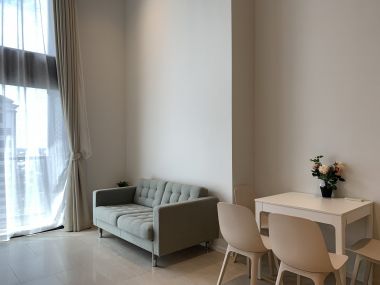 คอนโดให้เช่า The Lofts Silom  Duolex 1 ห้องนอน 1 ห้องน้ำ 34 ตรม. เฟอร์นิเจอร์ครบพร้อมเข้าอยู่ (ราคาต่อรองได้)