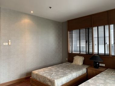 ปล่อยเช่า! 33 Tower ในราคาเพียง 40,000บาท/เดือน 2 ห้องนอน 2 ห้องน้ำ 175ตรม. ใกล้ BTS พร้อมพงษ์ เฟอร์นิเจอร์ครบพร้อมเข้าอยู่