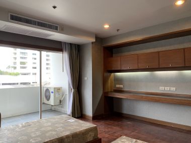 ปล่อยเช่า! 33 Tower ในราคาเพียง 40,000บาท/เดือน 2 ห้องนอน 2 ห้องน้ำ 175ตรม. ใกล้ BTS พร้อมพงษ์ เฟอร์นิเจอร์ครบพร้อมเข้าอยู่