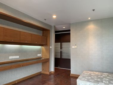 ปล่อยเช่า! 33 Tower ในราคาเพียง 40,000บาท/เดือน 2 ห้องนอน 2 ห้องน้ำ 175ตรม. ใกล้ BTS พร้อมพงษ์ เฟอร์นิเจอร์ครบพร้อมเข้าอยู่