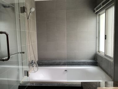 ปล่อยเช่า! 33 Tower ในราคาเพียง 40,000บาท/เดือน 2 ห้องนอน 2 ห้องน้ำ 175ตรม. ใกล้ BTS พร้อมพงษ์ เฟอร์นิเจอร์ครบพร้อมเข้าอยู่