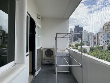 ปล่อยเช่า! 33 Tower ในราคาเพียง 40,000บาท/เดือน 2 ห้องนอน 2 ห้องน้ำ 175ตรม. ใกล้ BTS พร้อมพงษ์ เฟอร์นิเจอร์ครบพร้อมเข้าอยู่