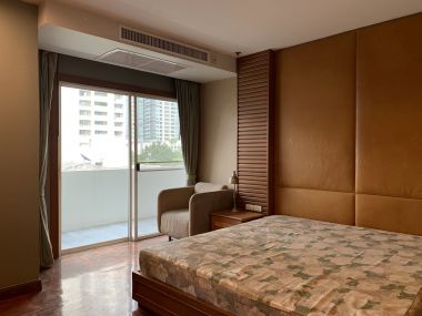 ปล่อยเช่า! 33 Tower ในราคาเพียง 40,000บาท/เดือน 2 ห้องนอน 2 ห้องน้ำ 175ตรม. ใกล้ BTS พร้อมพงษ์ เฟอร์นิเจอร์ครบพร้อมเข้าอยู่