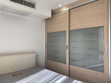 คอนโดให้เช่า Urbana Sukhumvit 15 เพียง 35,000บาท/เดือน 2 ห้องนอน 2 ห้องน้ำ 100ตรม. ใกล้ MRT ห้วยขวาง เฟอร์นิเจอร์ครบพร้อมเข้าอยู่