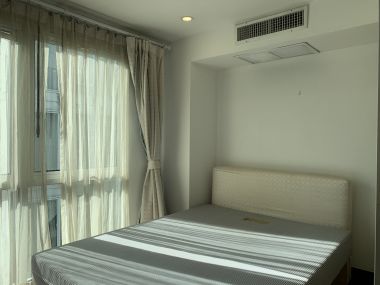 คอนโดให้เช่า Urbana Sukhumvit 15 เพียง 35,000บาท/เดือน 2 ห้องนอน 2 ห้องน้ำ 100ตรม. ใกล้ MRT ห้วยขวาง เฟอร์นิเจอร์ครบพร้อมเข้าอยู่