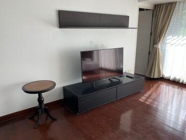 คอนโดให้เช่า Urbana Sukhumvit 15 เพียง 35,000บาท/เดือน 2 ห้องนอน 2 ห้องน้ำ 100ตรม. ใกล้ MRT ห้วยขวาง เฟอร์นิเจอร์ครบพร้อมเข้าอยู่