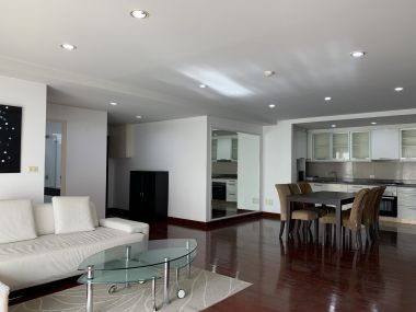 คอนโดให้เช่า Urbana Sukhumvit 15 เพียง 35,000บาท/เดือน 2 ห้องนอน 2 ห้องน้ำ 100ตรม. ใกล้ MRT ห้วยขวาง เฟอร์นิเจอร์ครบพร้อมเข้าอยู่