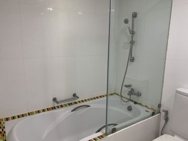 คอนโดให้เช่า Urbana Sukhumvit 15 เพียง 35,000บาท/เดือน 2 ห้องนอน 2 ห้องน้ำ 100ตรม. ใกล้ MRT ห้วยขวาง เฟอร์นิเจอร์ครบพร้อมเข้าอยู่