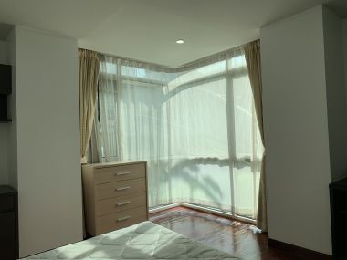 คอนโดให้เช่า Urbana Sukhumvit 15 เพียง 35,000บาท/เดือน 2 ห้องนอน 2 ห้องน้ำ 100ตรม. ใกล้ MRT ห้วยขวาง เฟอร์นิเจอร์ครบพร้อมเข้าอยู่