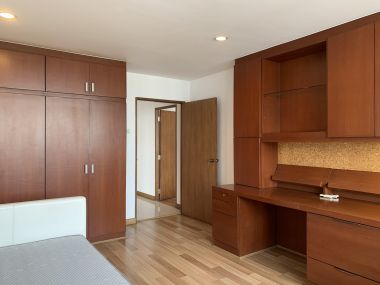 คอนโดให้เช่า The Habitat Sukhumvit 53 ขนาด 3 ห้องนอน 3 ห้องน้ำ 250 ตรม. เฟอร์นิเจอร์ครบพร้อมเข้าอยู่ (ราคาต่อรองได้)