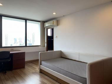 คอนโดให้เช่า The Habitat Sukhumvit 53 ขนาด 3 ห้องนอน 3 ห้องน้ำ 250 ตรม. เฟอร์นิเจอร์ครบพร้อมเข้าอยู่ (ราคาต่อรองได้)