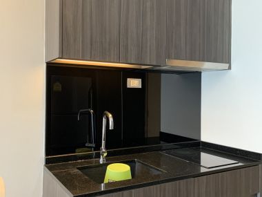 ปล่อยเช่า VIA 49 ใกล้รถไฟฟ้า BTS ทองหล่อ 1 ห้องนอน 1 ห้องน้ำ 50 ตาราง เฟอร์นิเจอร์ครบพร้อมเข้าอยู่