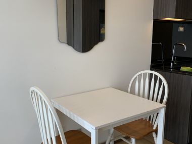 ปล่อยเช่า VIA 49 ใกล้รถไฟฟ้า BTS ทองหล่อ 1 ห้องนอน 1 ห้องน้ำ 50 ตาราง เฟอร์นิเจอร์ครบพร้อมเข้าอยู่