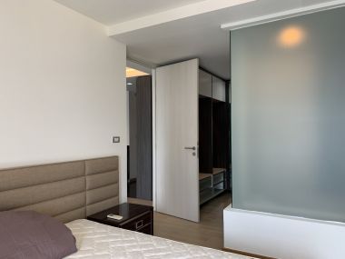 ปล่อยเช่า VIA 49 ใกล้รถไฟฟ้า BTS ทองหล่อ 1 ห้องนอน 1 ห้องน้ำ 50 ตาราง เฟอร์นิเจอร์ครบพร้อมเข้าอยู่