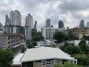 ปล่อยเช่า VIA 49 ใกล้รถไฟฟ้า BTS ทองหล่อ 1 ห้องนอน 1 ห้องน้ำ 50 ตาราง เฟอร์นิเจอร์ครบพร้อมเข้าอยู่