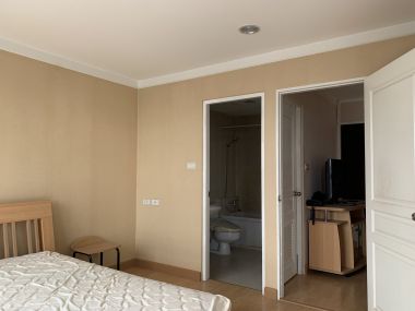 ** ขายด่วน! ** The Waterford Diamond พร้อมให้คุณเป็นเจ้าของ เพียง 6,300,000บาท รวมค่าใช้จ่ายทุกอย่าง 2 ห้องนอน 1 ห้องน้ำ 70ตรม. เฟอร์นิเจอร์ครบพร้อมเข้าอยู่