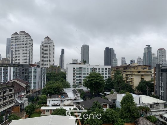 For rent at Via 49 1 Bedroom 1 Bathroom 30,000THB/month Fully furnished