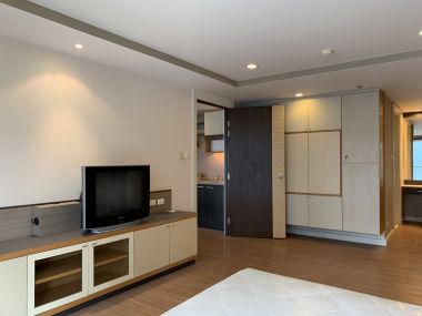 ปล่อยเช่า! เดอะ เทรนดี้ คอนโดมิเนียม ในราคาเพียง 38,000บาท/เดือน 2 ห้องนอน ขนาด 90ตรม. ใกล้ BTS นานา เฟอร์นิเจอร์ครบพร้อมเข้าอยู่