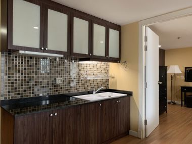 ปล่อยเช่า! เดอะ เทรนดี้ คอนโดมิเนียม ในราคาเพียง 35,000บาท/เดือน 1 ห้องนอน ขนาด 70ตรม. ใกล้ BTS นานา เฟอร์นิเจอร์ครบพร้อมเข้าอยู่