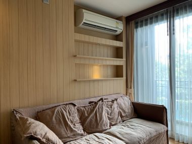 For sale/rent at Via Botani 6,960,000 Bath 1 Bedroom 1 Bathroom 35 sqm. 3th Floor pric 20,000THB/month Fully furnished