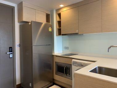 For sale/rent at Via Botani 6,960,000 Bath 1 Bedroom 1 Bathroom 35 sqm. 3th Floor pric 20,000THB/month Fully furnished