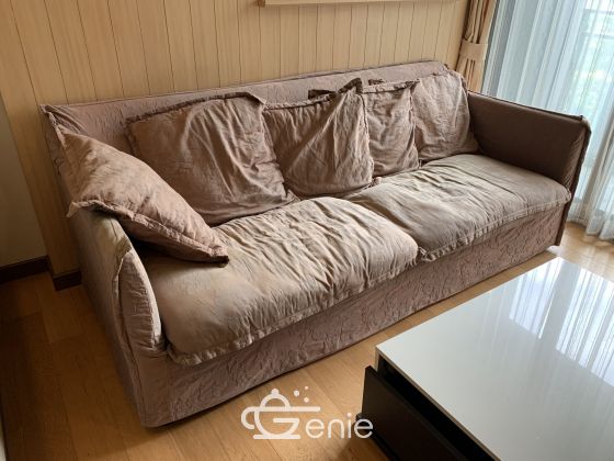 For sale/rent at Via Botani 6,960,000 Bath 1 Bedroom 1 Bathroom 35 sqm. 3th Floor pric 20,000THB/month Fully furnished