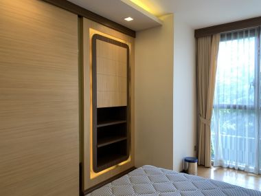 For sale/rent at Via Botani 6,960,000 Bath 1 Bedroom 1 Bathroom 35 sqm. 3th Floor pric 20,000THB/month Fully furnished