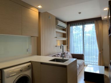 For sale/rent at Via Botani 6,960,000 Bath 1 Bedroom 1 Bathroom 35 sqm. 3th Floor pric 20,000THB/month Fully furnished