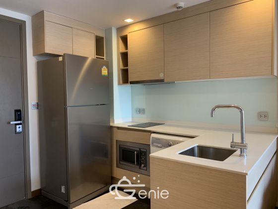 For sale/rent at Via Botani 6,960,000 Bath 1 Bedroom 1 Bathroom 35 sqm. 3th Floor pric 20,000THB/month Fully furnished