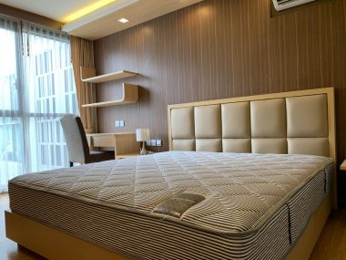 For sale/rent at Via Botani 6,960,000 Bath 1 Bedroom 1 Bathroom 35 sqm. 3th Floor pric 20,000THB/month Fully furnished