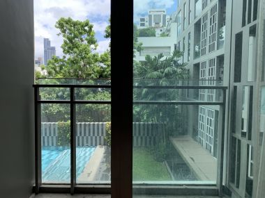 For sale/rent at Via Botani 6,960,000 Bath 1 Bedroom 1 Bathroom 35 sqm. 3th Floor pric 20,000THB/month Fully furnished