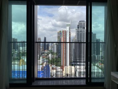 สุดคุ้ม! Noble Reveal ปล่อยเช่า ในราคาเพียง 35,000บาท/เดือน 1 ห้องนอน 1 ห้องน้ำ 48 ตรม. ชั้น 26 ใกล้ BTS เอกมัย เฟอร์นิเจอร์ครบพร้อมเข้าอยู่