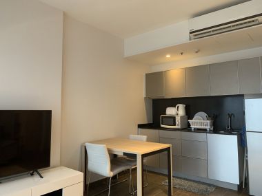 ให้เช่า The Loft Ekkamai เพียง 25,000บาท/เดือน 1 ห้องนอน 1 ห้องน้ำ 52 ตรม ห้องใหญ่อยู่สบาย ใกล้ BTS เอกมัย เฟอร์นิเจอร์ครบพร้อมเข้าอยู่