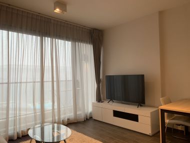 ให้เช่า The Loft Ekkamai เพียง 25,000บาท/เดือน 1 ห้องนอน 1 ห้องน้ำ 52 ตรม ห้องใหญ่อยู่สบาย ใกล้ BTS เอกมัย เฟอร์นิเจอร์ครบพร้อมเข้าอยู่