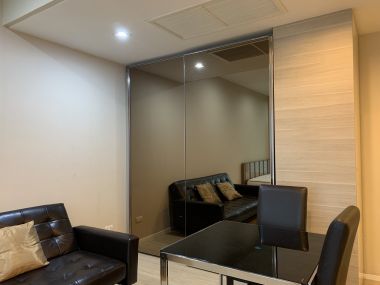 คอนโดให้เช่า The Room Sukhumvit 21 เพียง 20,000บาท/เดือน 1 ห้องนอน 1 ห้องน้ำ 35 ตรม. เฟอร์นิเจอร์ครบพร้อมเข้าอยู่