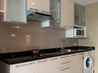 ** HOT ** Noble Remix ให้เช่า ในราคาเพียง 35, 000บาท/เดือน 1 ห้องนอน 34ตรม. ชั้นสูง++ วิวสวย ห้องใหญ่อยู่สบาย คอนโดเสย BTS ทองหล่อ เฟอร์นิเจอร์ครบพร้อมเข้าอยู่