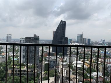 ** HOT ** Noble Remix ให้เช่า ในราคาเพียง 35, 000บาท/เดือน 1 ห้องนอน 34ตรม. ชั้นสูง++ วิวสวย ห้องใหญ่อยู่สบาย คอนโดเสย BTS ทองหล่อ เฟอร์นิเจอร์ครบพร้อมเข้าอยู่