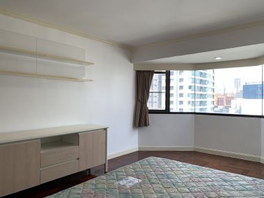 ขาย/เช่า!! Baan Suanpetch 2 ห้องนอน 140 ตรม. ราคา 23,600,000 ใกล้ BTS พร้อมพงษ์ เช่าเพียง 50,000 บาท/เดือน เฟอร์นิเจอร์ครบพร้อมเข้าอยู่